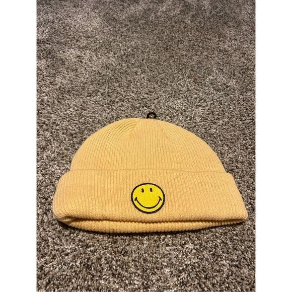Urban outfitters smiley beanie hat C27-7 - Picture 1 of 4